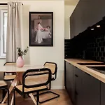 Urban Retreat - Krowoderska - By Upstairs Krakau
