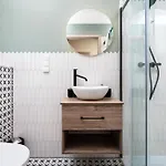 Urban Retreat - Krowoderska - By Upstairs Apartment Krakau