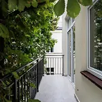 Urban Retreat - Krowoderska - By Upstairs Apartamento Cracovia