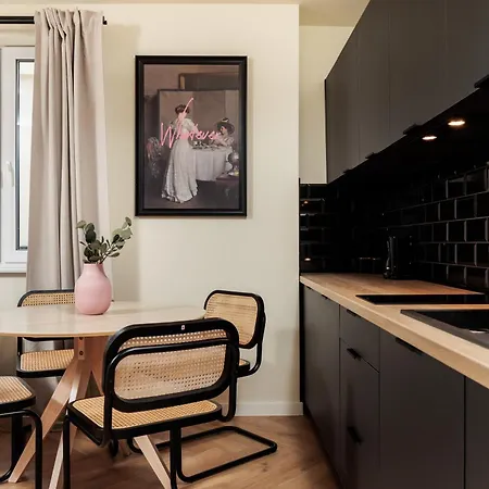 Urban Retreat - Krowoderska - By Upstairs קרקוב