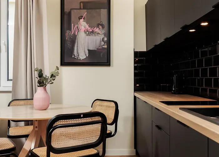 Urban Retreat - Krowoderska - By Upstairs كراكوفيا