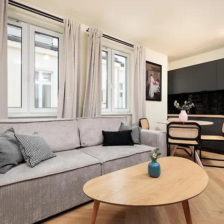 Urban Retreat - Krowoderska - By Upstairs